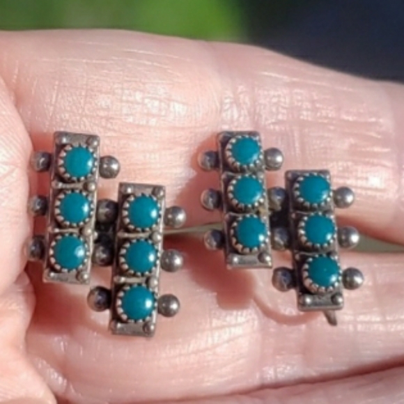 Vintage Native American Sterling Silver Turquoise Earrings Screwbacks - Picture 3 of 5